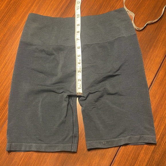 Alphalete Amplify Short 6.5" - Picture 5 of 9